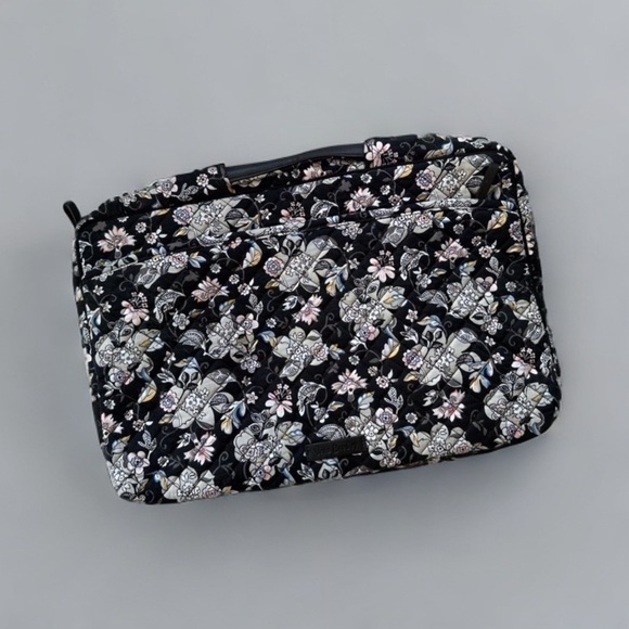 Vera Bradley Handbags - Vera Bradley Black Holland Garden Quilted Cotton Laptop Organizer up to 17” EUC